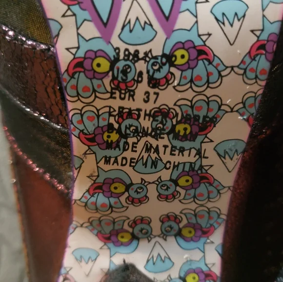 Size 6.5 Irregular Choice Heels Half Eaten Apple. Great Condition - Picture 8 of 8